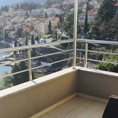 Dinka Vip דירה אופטיה